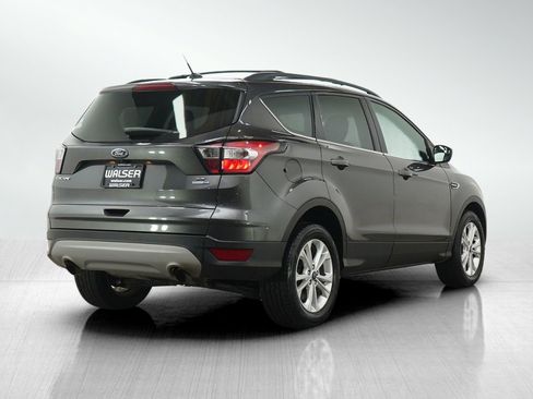Used 2018 Ford Escape SE image 5