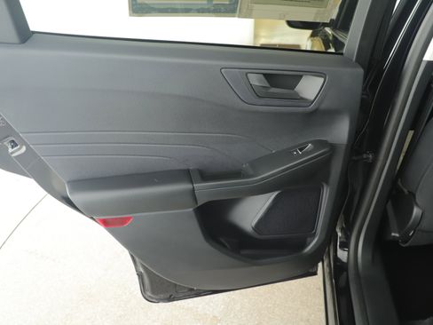 Certified 2022 Ford Escape SE w/ SE Sport Appearance Package image 15