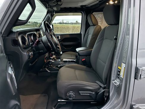 Used 2020 Jeep Gladiator Sport w/ Quick Order Package 24S image 9