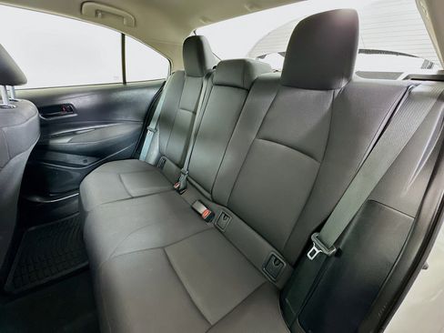 Used 2025 Toyota Corolla LE image 26