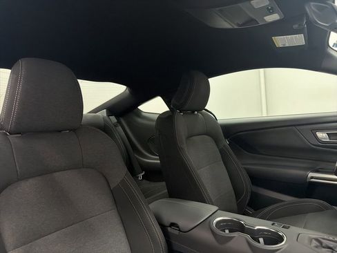 Used 2025 Ford Mustang Coupe image 22