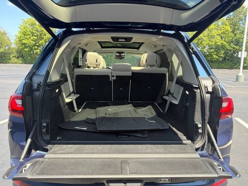 Used 2022 BMW X7 xDrive40i w/ Executive Package AWD/4WD image 21