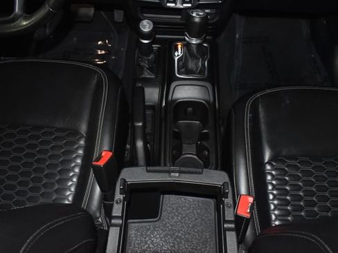 Used 2020 Jeep Wrangler Sport image 19