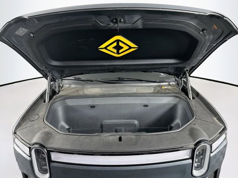 Used 2022 Rivian R1T Adventure image 32