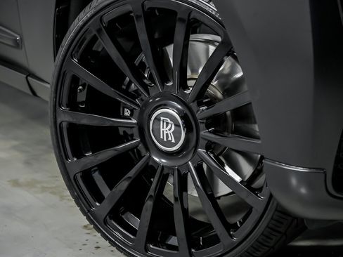 Used 2023 Rolls-Royce Cullinan Black Badge w/ Driver's Package image 4