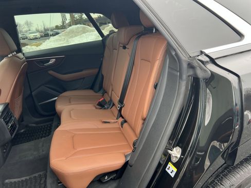 Used 2025 Audi Q8 Premium Plus image 25