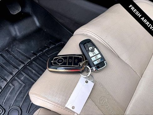 Used 2020 Lincoln Navigator Reserve w/ Equipment Group 208A Reserve AWD/4WD image 36