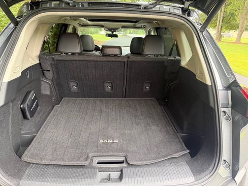 Used 2021 Nissan Rogue SV w/ Premium Package FWD image 18