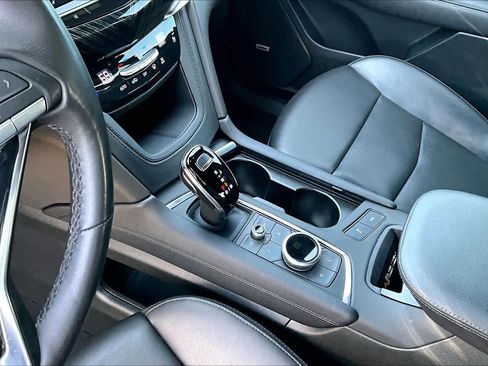 Used 2025 Cadillac XT6 Premium Luxury AWD/4WD image 16