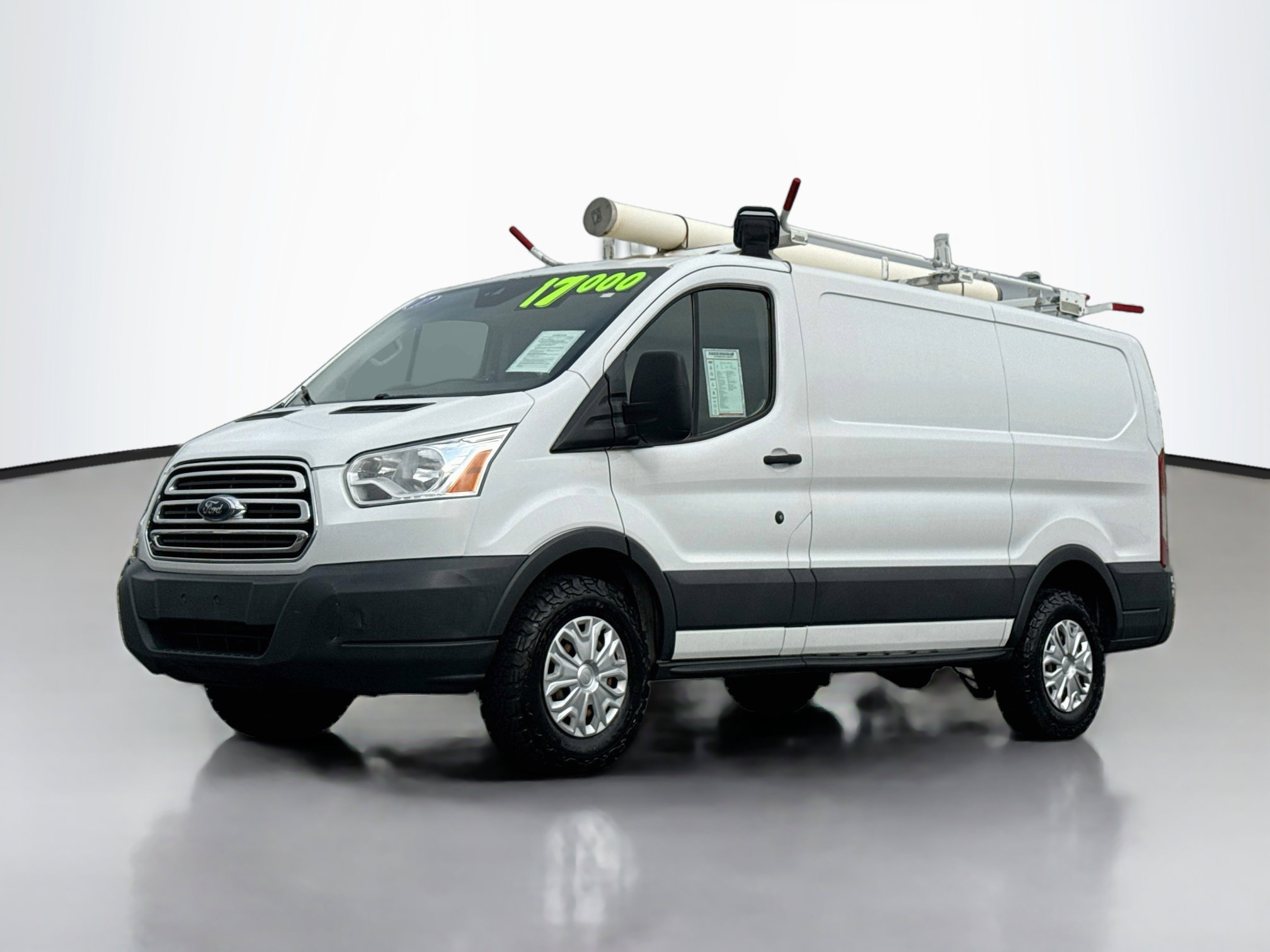 Used 2017 Ford Transit 250 130 Low Roof w/ Exterior Upgrade Package RWD image 3
