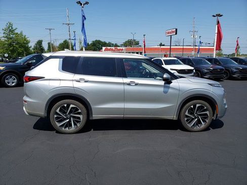 Used 2023 Mitsubishi Outlander SEL 40th Anniversary AWD/4WD image 8