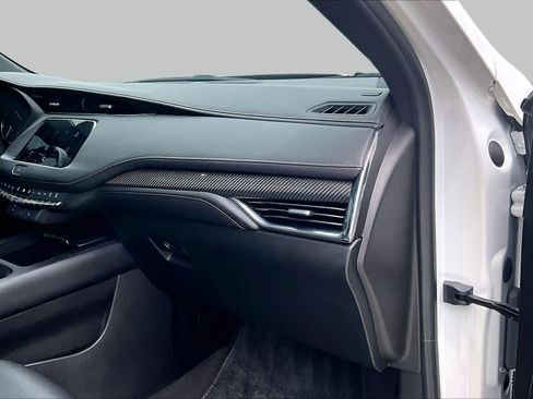 Used 2023 Cadillac XT4 Sport FWD image 17