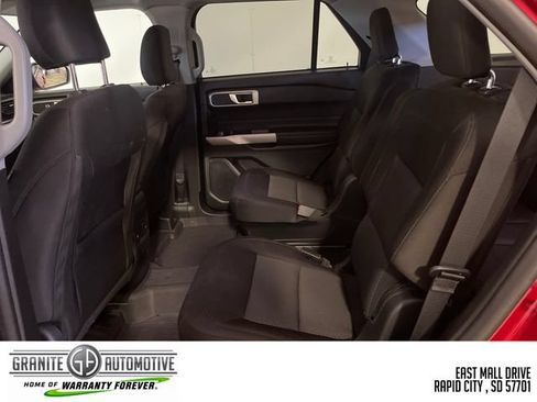 Used 2023 Ford Explorer XLT AWD/4WD image 29