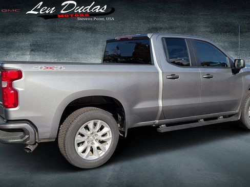 Used 2020 Chevrolet Silverado 1500 Custom w/ Custom Value Package image 4