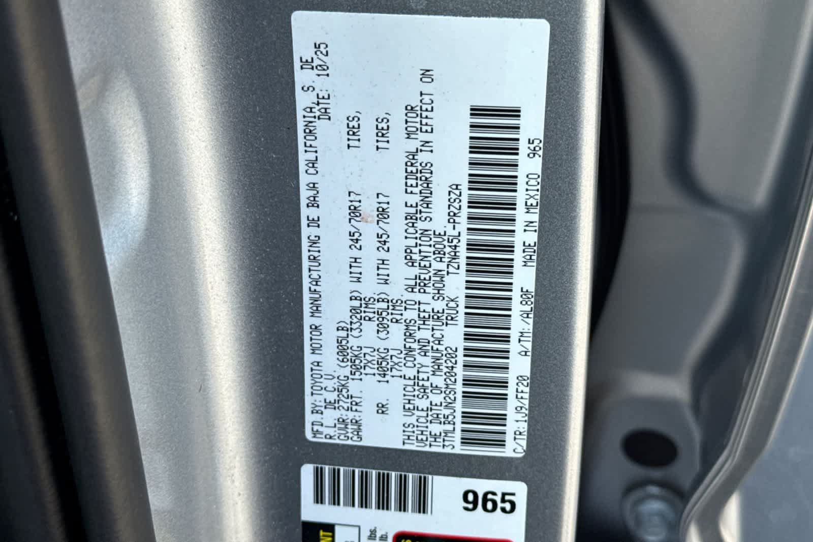 Used 2025 Toyota Tacoma SR5 AWD/4WD image 29
