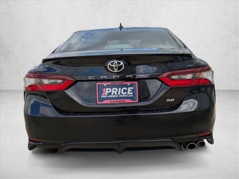 Used 2022 Toyota Camry SE image 7