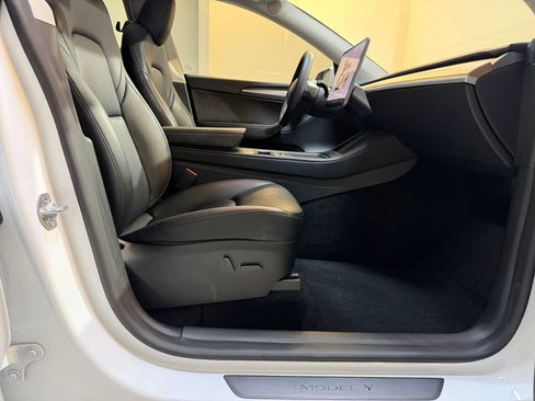 Used 2023 Tesla Model Y 2WD image 42