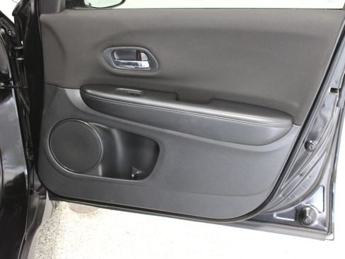 Used 2017 Honda HR-V LX image 30