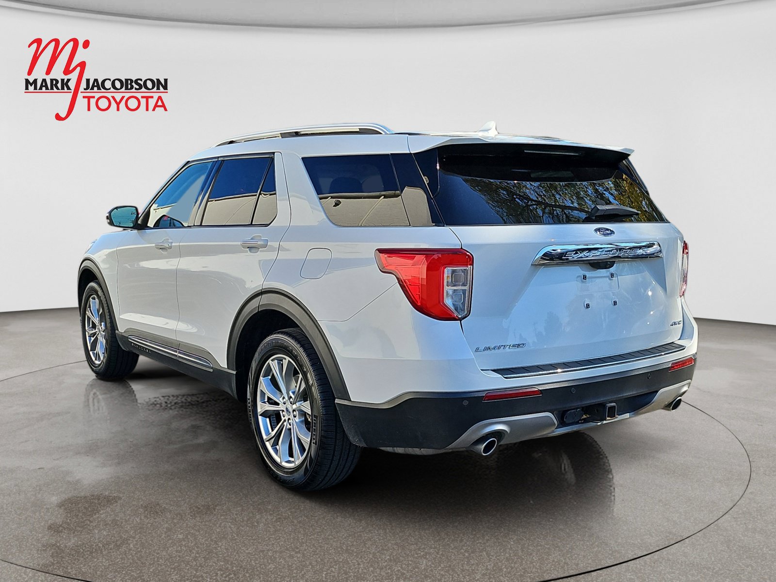 Used 2021 Ford Explorer Limited w/ Class III Trailer Tow Package AWD/4WD image 14