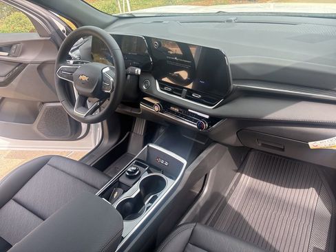 New 2026 Chevrolet Equinox LT w/ Convenience Package II image 36