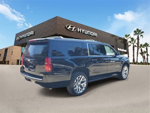 Used 2018 Chevrolet Suburban Premier image 3