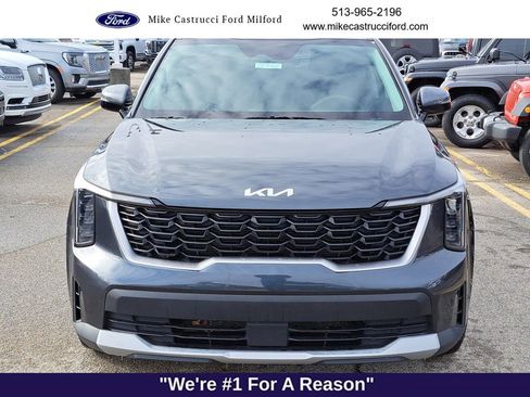 Used 2024 Kia Sorento LX image 8