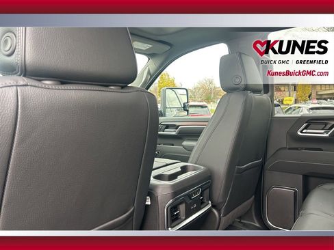 New 2026 GMC Sierra 3500 Denali w/ Denali Reserve Package image 35