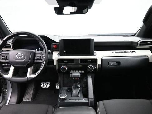Used 2024 Toyota Tacoma TRD Sport image 22