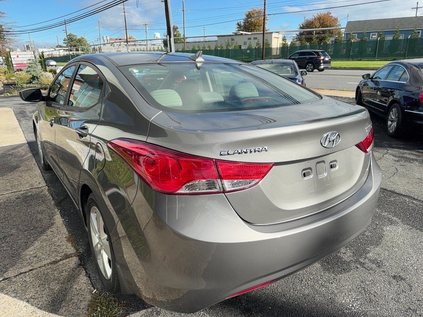 Used 2013 Hyundai Elantra GLS w/ Preferred Pkg FWD image 3