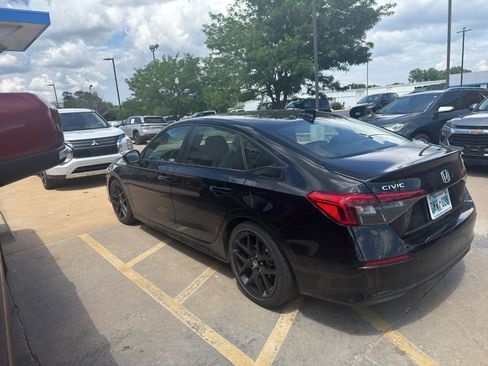 Used 2024 Honda Civic Sport image 3