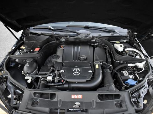 Used 2014 Mercedes-Benz C 250 C 250 Luxury Sedan 4D image 25
