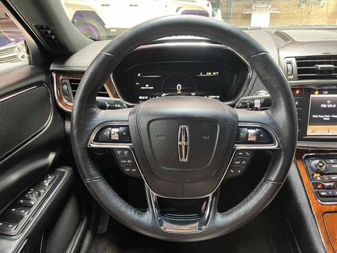 Used 2018 Lincoln Continental Premiere AWD/4WD image 10