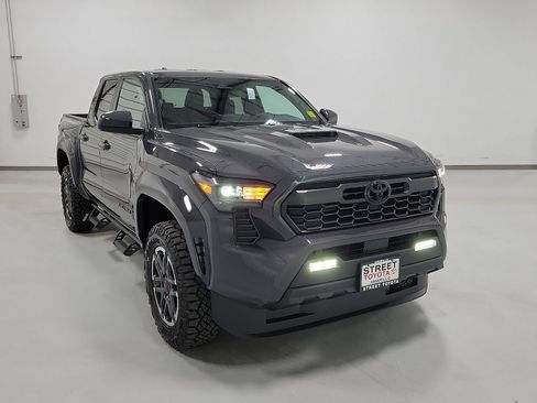 Certified 2025 Toyota Tacoma TRD Sport w/ Blackout Package (GST) image 3