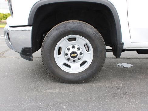 Used 2025 Chevrolet Silverado 2500 W/T w/ WT Convenience Package AWD/4WD image 32