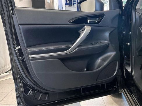 Used 2024 Mitsubishi Eclipse Cross SE AWD/4WD image 9