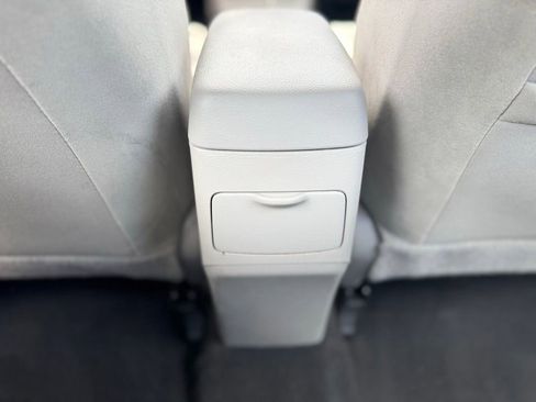 Used 2012 Toyota Corolla LE FWD image 8