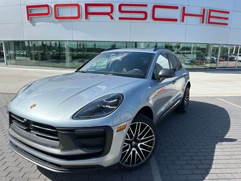 Certified 2025 Porsche Macan Turbo image 1
