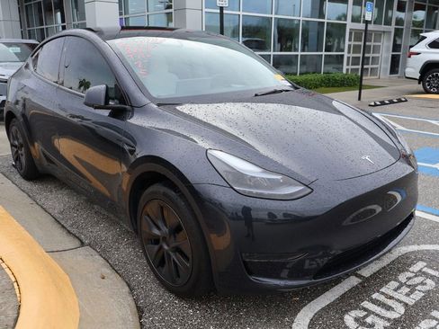 Used 2025 Tesla Model Y Long Range RWD image 6