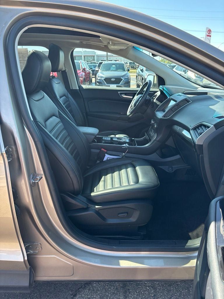 Used 2020 Ford Edge SEL w/ Convenience Package AWD/4WD image 32