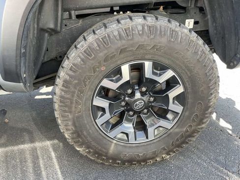 Used 2023 Toyota Tacoma TRD Off-Road AWD/4WD image 9