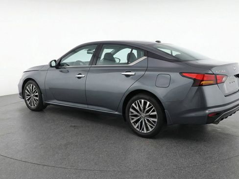 Used 2025 Nissan Altima 2.5 SV image 6