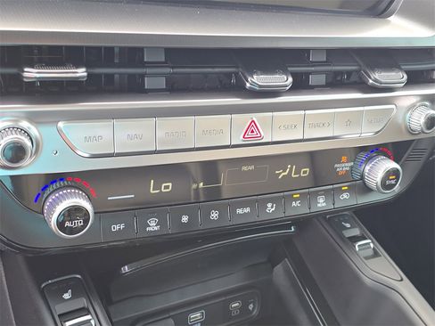 New 2025 Kia Telluride S image 28