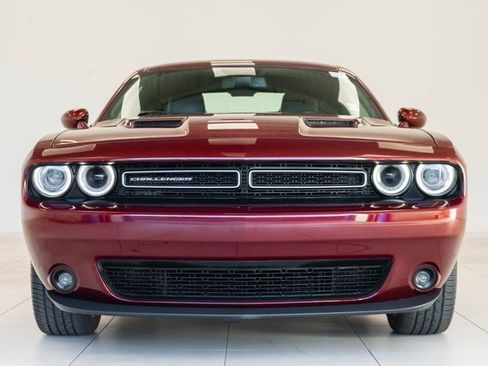 Used 2018 Dodge Challenger SXT Plus image 5
