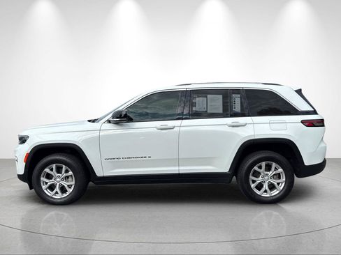 Used 2023 Jeep Grand Cherokee Limited AWD/4WD image 2