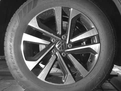 Used 2022 Volkswagen Tiguan S FWD image 27