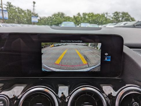 Used 2021 Mercedes-Benz GLA 250 4MATIC image 22