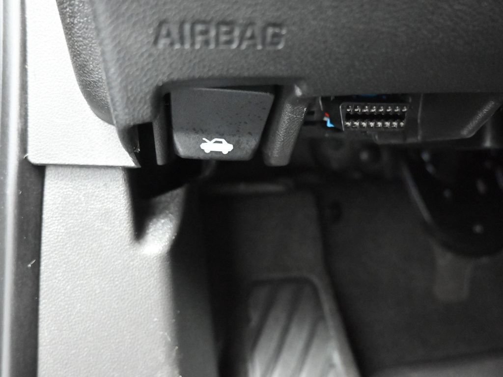 Used 2023 Buick Envision Preferred FWD image 29