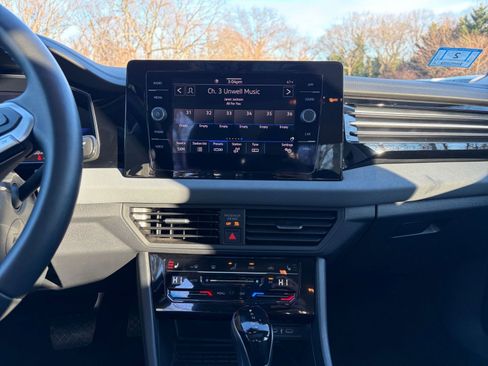 Used 2025 Volkswagen Jetta SE image 20