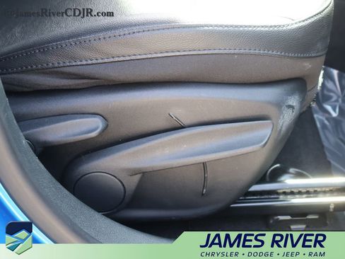 Used 2024 Jeep Compass Limited image 10