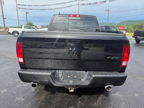 Used 2019 RAM 1500 Classic SLT w/ Black Appearance Group AWD/4WD image 6